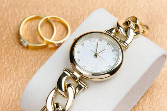 Les bracelets en corde pour femme – L’accessoire tendance, élégant et polyvalent