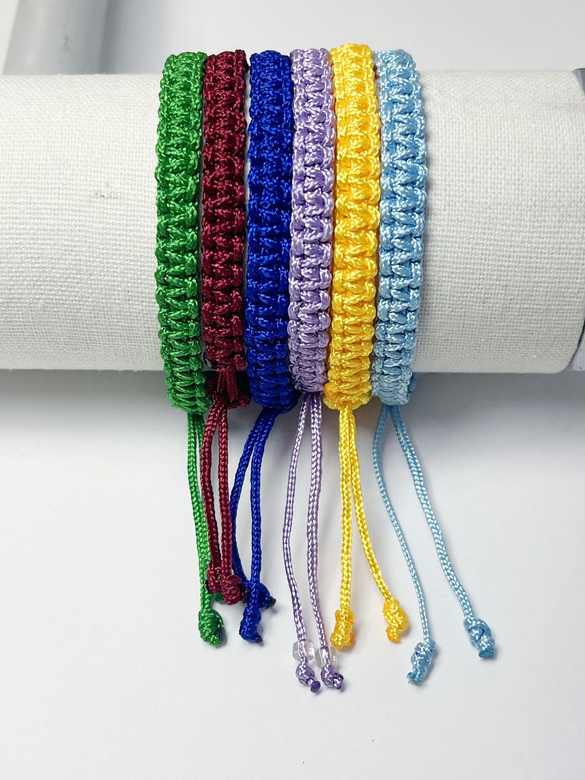Ce que votre bracelet en corde dit de vous – Style, personnalité et esprit d’aventure
