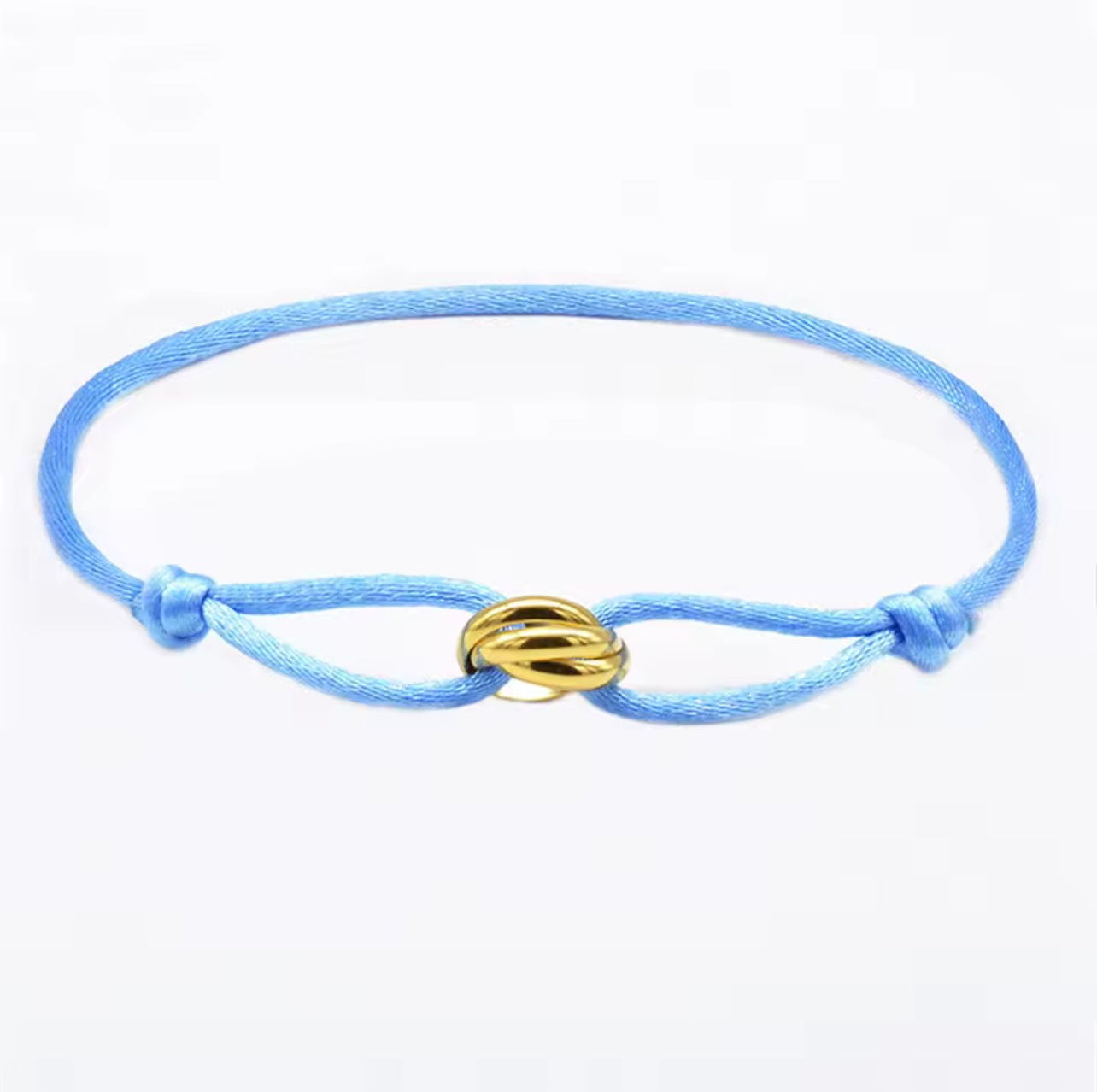 BRACELET EN CORDE BLEU CIEL & NŒUD DORÉ POUR FEMME – FRAÎCHEUR, ÉLÉGANCE ET MODERNITÉ